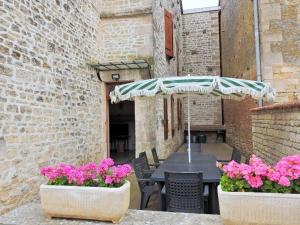 Φωτογραφία από το άλμπουμ του Gîte familial avec cour et terrain clos au cœur de Ferrière-et-Lafolie, proche Mairie et autoroute A5. - FR-1-611-3 σε Ferrière-et-Lafolie