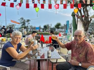 Επισκέπτες που μένουν στο Giang sơn Hotel