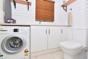 Ένα μπάνιο στο Treehouse Waterview +25 φωτογραφίες
