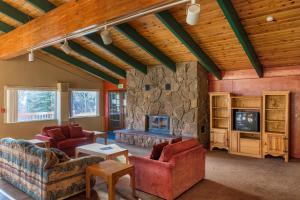 Posezení v ubytování Buffalo Ridge Village 314G by Summit County Mountain Retreats
