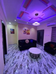 Fotografie z fotogalerie ubytování Brand new 2 bedroom with 24 hours power and internet v destinaci Ijesa-Tedo + 2 fotografie