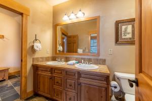 Koupelna v ubytování Elk Run Villas 9576 by Summit County Mountain Retreats + 53 fotografií