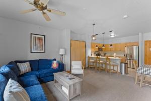 Kuchyň nebo kuchyňský kout v ubytování Hidden River Lodge 5942 by Summit County Mountain Retreats