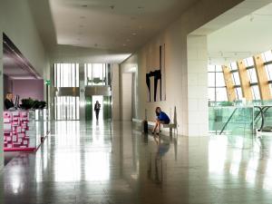 ล็อบบี้หรือแผนกต้อนรับของ The Gibson Hotel