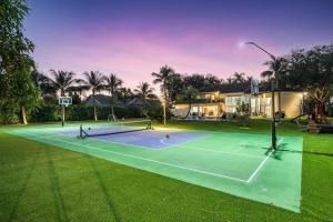 Tennis- og/eller squashfaciliteter på Villa wpool games BBQ eller i nærheden