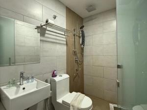 O baie la Rest And Comfort Boutique Hotel +15 fotografii