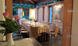 Reštaurácia alebo iné gastronomické zariadenie v ubytovaní Eurohotel Palace Maniago