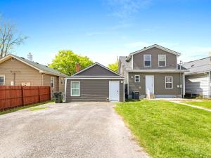 Το κτήριο όπου στεγάζεται  η παραθεριστική κατοικία