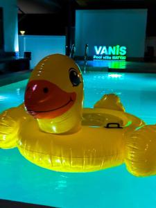 Πισίνα στο ή κοντά στο Vanis Pool Villa Hatyai