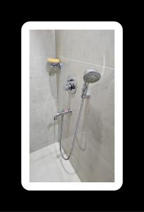 Ένα μπάνιο στο Kanha Luxury Suits