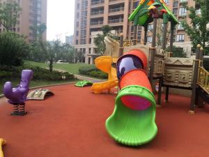 Green Court Place Jingqiao Middle Ring Shanghai tesisinde çocuk oyun alanı