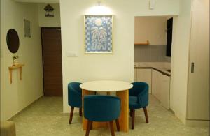 Φωτογραφία από το άλμπουμ του COSY 1BHK With Pool and WiFi Near Beach σε Calangute +4 φωτογραφίες