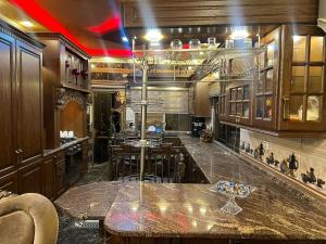 Ο χώρος του lounge ή του μπαρ στο No Stars