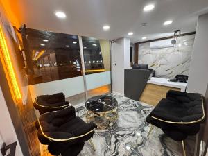 Afbeelding uit fotogalerij van QLİNE HOTEL AİRPORT SaW in Istanbul