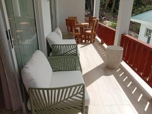 Imagem da galeria de Blissful hill top Apartment em Praslin