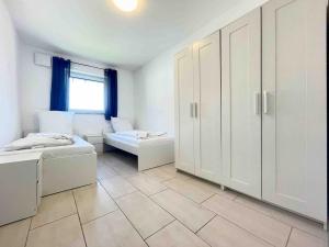 Fotografie z fotogalerie ubytování MAX117 moderne Monteurwohnung mit Balkon v destinaci Maxhütte-Haidhof