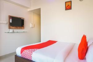 Gallery image of Hotel O Nitya Executive in Phūrsungi