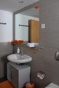 Ảnh trong thư viện ảnh của Ferienwohnung Juon Innerberg ở Tenna