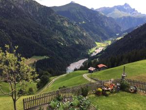 Ảnh trong thư viện ảnh của Ferienwohnung Juon Innerberg ở Tenna +3 ảnh