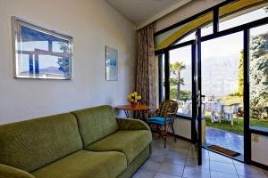 Et opholdsområde på Villa Panorama + 32 billeder