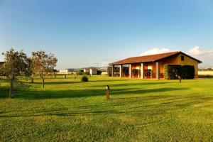 Το κτήριο όπου στεγάζεται  το κατάλυμα σε φάρμα