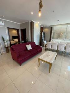 Χώρος καθιστικού στο Royal Pearl Sea View فيلا اللؤلؤة الملكية اطلالة بحرية +56 φωτογραφίες