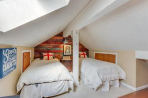 Postel nebo postele na pokoji v ubytování Margaritaville 2br3ba-golfcourse, Pool, Resort