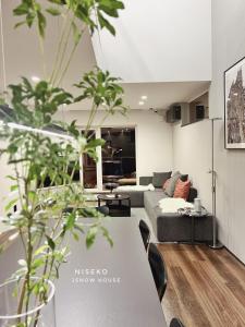 Χώρος καθιστικού στο JY Snow