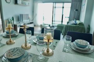 Posezení v ubytování The Astra Sky River 100sqm 3bedrooms 2bathroom Infinity Pool Community