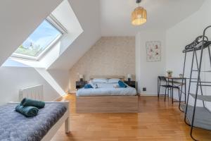 Katil atau katil-katil dalam bilik di Beautiful house 15 min from Disney