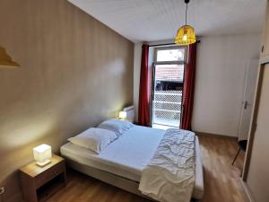 Fotografie z fotogalerie ubytování Grand T2 avec balcon - proche centre historique v destinaci Moutiers + 2 fotografie