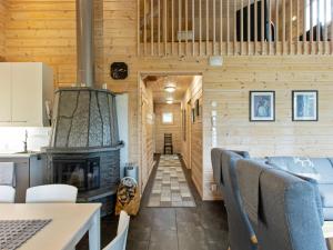 Χώρος καθιστικού στο Holiday Home Päivänsäde 8 lapinkulta by Interhome