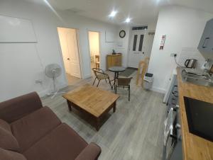 Dapur atau dapur kecil di Southall - Sleeps 3 & Great Transport Links