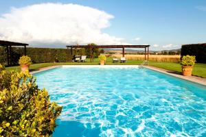 Πισίνα στο ή κοντά στο Agriturismo Giuncola & Granaiolo