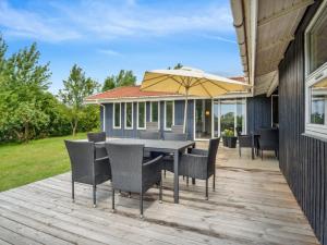 Taman di luar Holiday Home Isto - 250m from the sea by Interhome