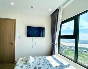 Katil atau katil-katil dalam bilik di Shi House - 2BR GH3 Luxury, Comfortable, Park View