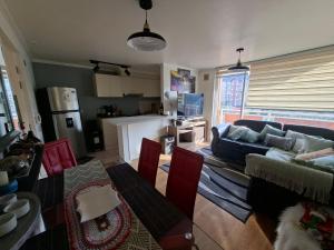 Kuchyň nebo kuchyňský kout v ubytování Hermoso Departamento en Villarica