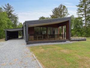 Το κτήριο όπου στεγάζεται  η παραθεριστική κατοικία