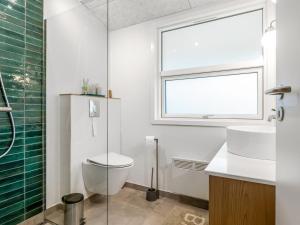 Ένα μπάνιο στο Holiday Home Borka - 1-2km from the sea by Interhome