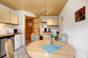 O bucătărie sau chicinetă la Ferienwohnung Hildegard