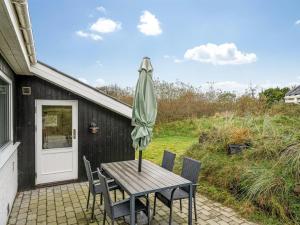 Κήπος έξω από το Holiday Home Eloise - 400m from the sea by Interhome