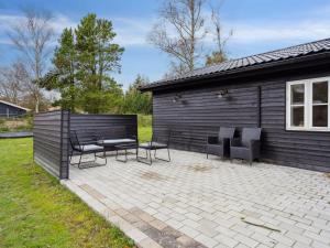 Hoone, kus puhkemaja asub