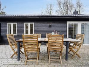 Hoone, kus puhkemaja asub