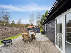 Hoone, kus puhkemaja asub