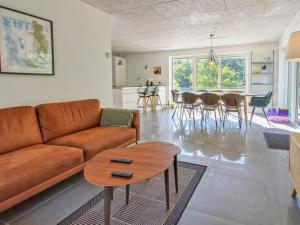 Posezení v ubytování Holiday Home Razmo - 2-5km from the sea by Interhome