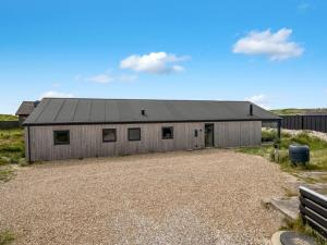 Το κτήριο όπου στεγάζεται  η παραθεριστική κατοικία