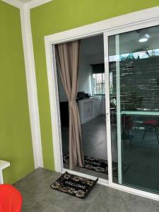 Fotografie z fotogalerie ubytování Via del Mare Residence v destinaci Haad Rin + 76 fotografií