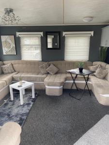 Χώρος καθιστικού στο Lisa caravan hire