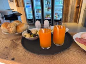 Jídlo v hotelu nebo okolí + 57 fotografií