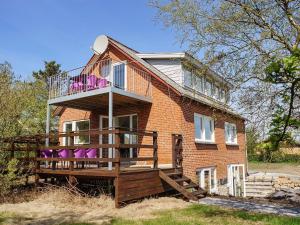 Budova, kde se prázdninový dům nachází + 25 fotografií